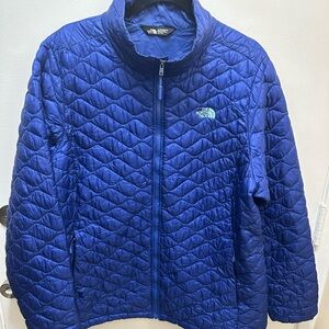 The North Face thermoball coat. Warm,packable. Used, in very good condition..